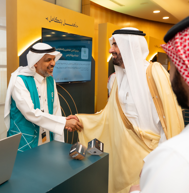 وزير الحج والعمرة يطّلع على مبادرات جمعية هدية ويشيد بدورها في خدمة ضيوف الرحمن